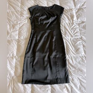 Banana Republic black dress - perfect for work or date night- Size 2